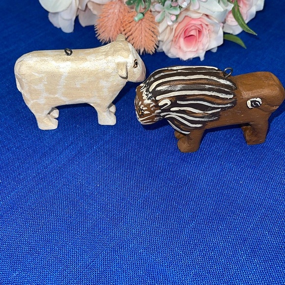 Vintage 2003 Wood Hand Carved Lion & Lamb Folk art Hanging Or Display 3” - Picture 3 of 5